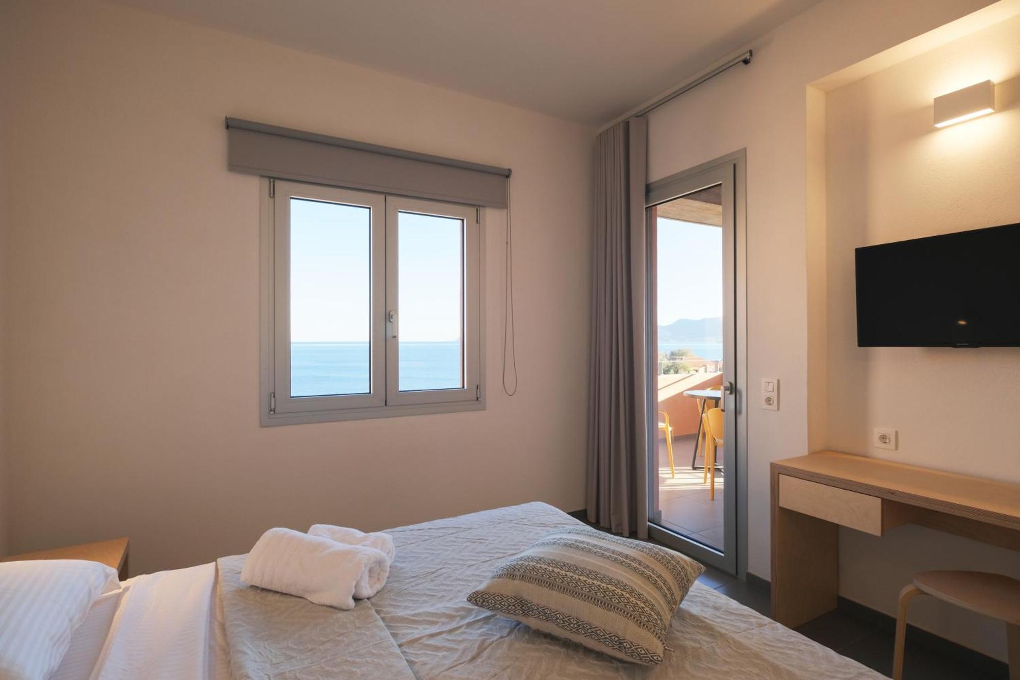 Pasithea Suites Monemvasía Екстериор снимка